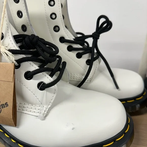 Dr. Martens 1460 Smooth - White - Unisex - Picture 8 of 13